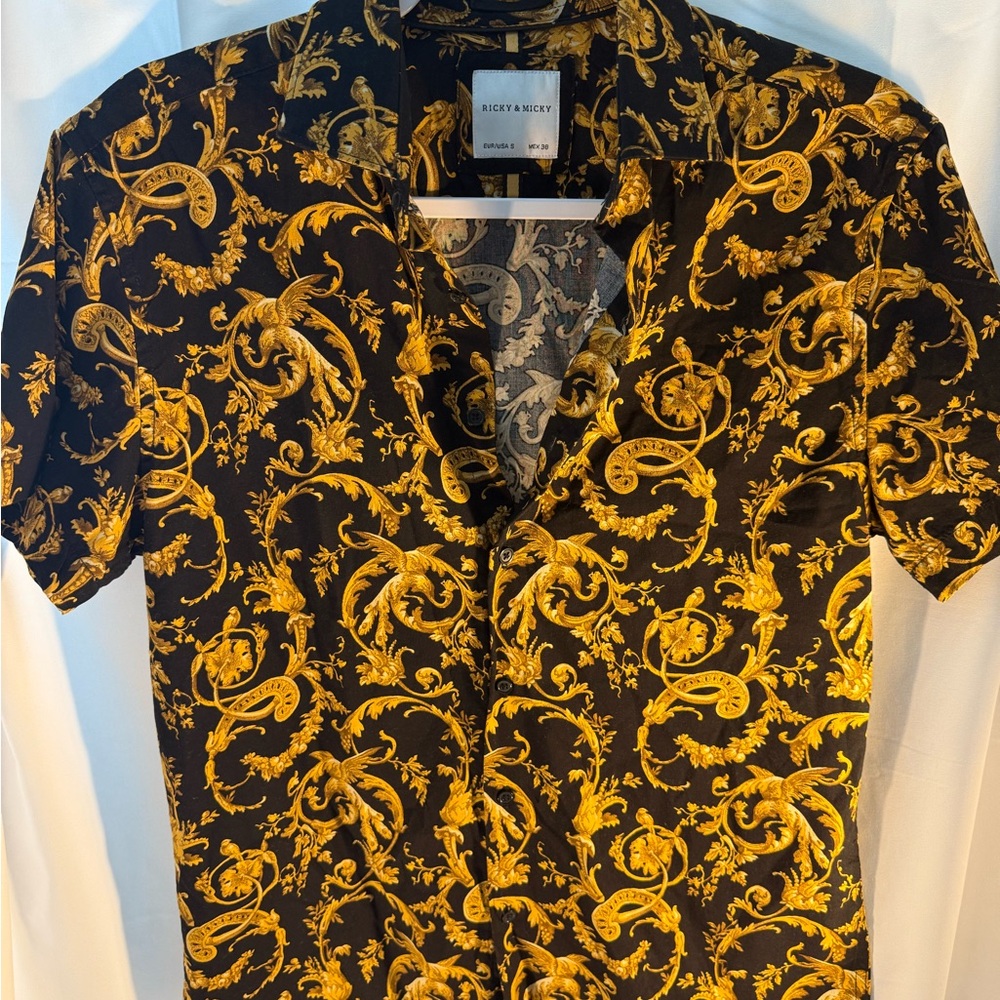 Ricky & Micky Black and Gold button up size small